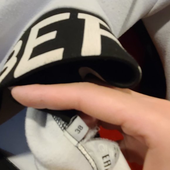 TOP ICEBERG - Picture 2 of 6